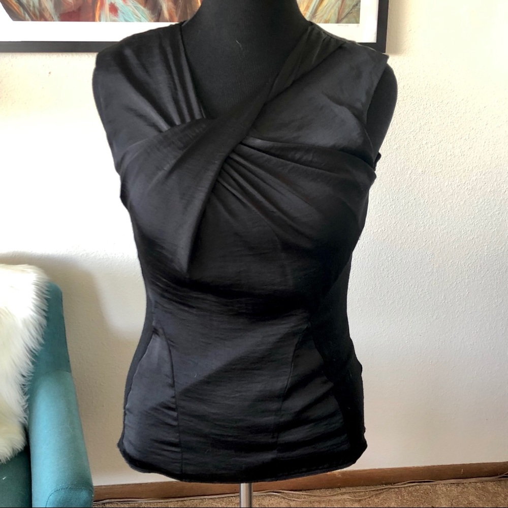 🎉HP ❗️2/$10 Vince Camuto Black Sleeveless Top
